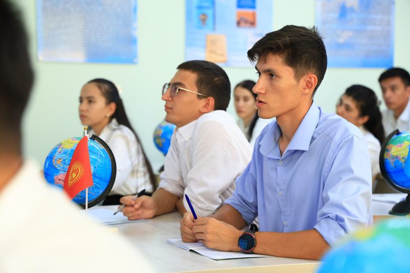 Tabiiy fanlar yo‘nalishi talabalarining dars jarayonidan fotolavhalar — 8