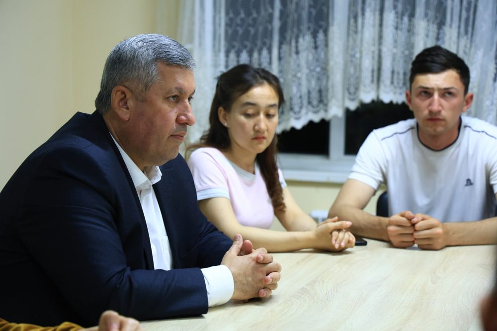 Rektor yotoqxonada — bir kun, bir tun