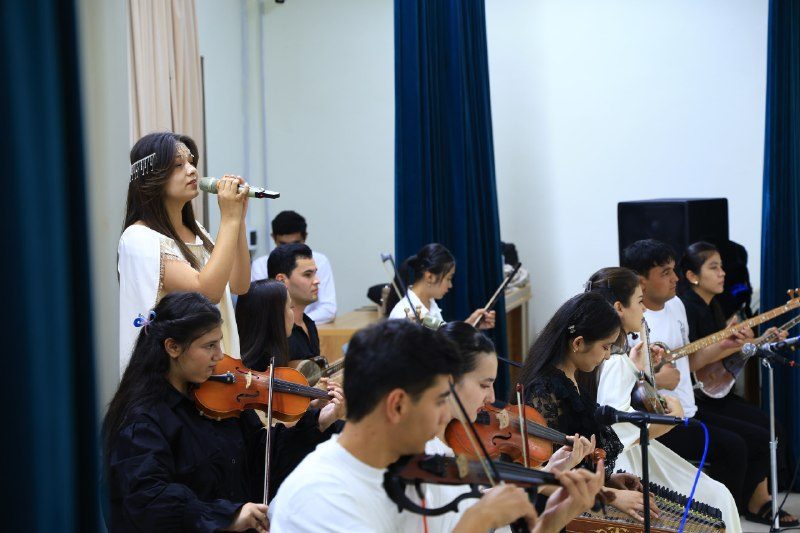 The reporting concert of the “Sharq gavhari” ensemble was organized at a high level
