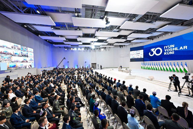 Yoshlar uchun yangi imkoniyatlar: “TOP-100” dasturi yo‘lga qo‘yiladi