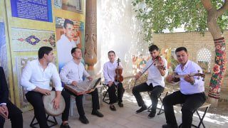 VII Turk dunyosi adabiyot va kitob festivali doirasida Buxoro davlat pedagogika instituti Musiqa ta’limi yo‘nalishi talabalari ishtirokida musiqiy chiqish tashkil etildi.