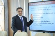Нуреттин Демир проводит различные лекции и практические занятия для студентов и профессорско-преподавательского состава института.