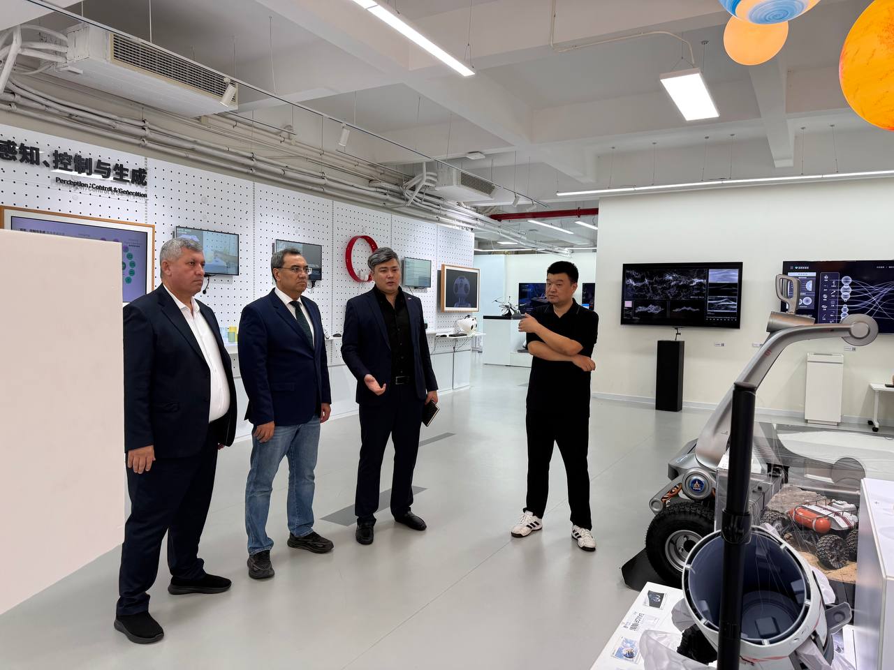 BuxDPI rektorining Xitoydagi xizmat safari davom etmoqda