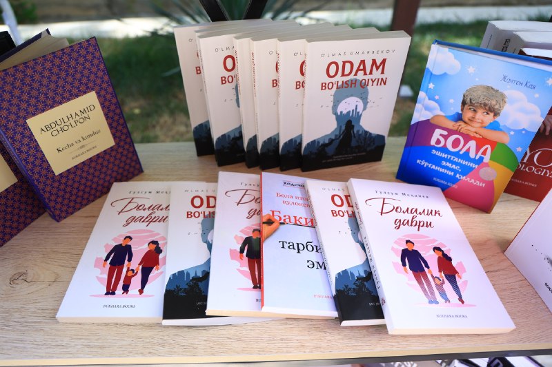 Somoniylar istirohat bog'ida kitob va ma'rifat bayrami davom etmoqda
