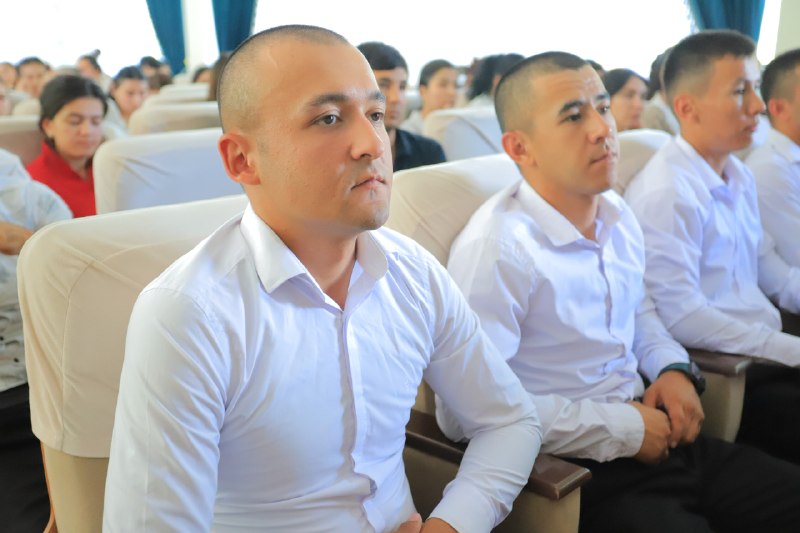 Bitiruvchi yoshlar bilan ochiq muloqot tashkil etildi