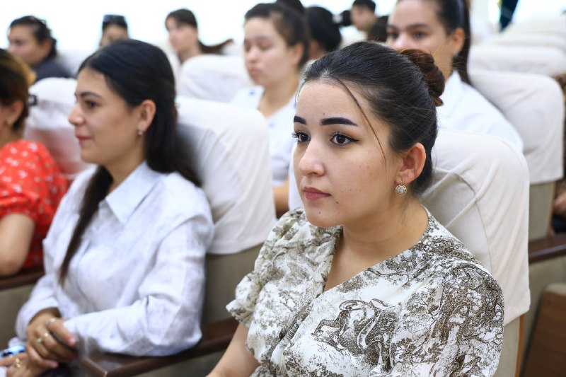 Состоялся открытый диалог с выпускниками