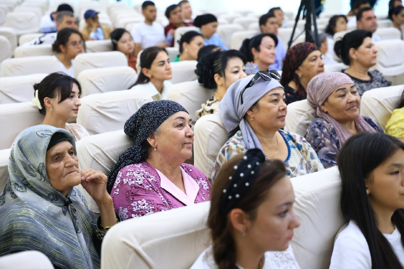 The reporting concert of the “Sharq gavhari” ensemble was organized at a high level