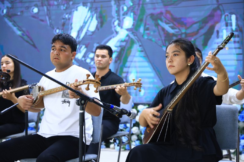 The reporting concert of the “Sharq gavhari” ensemble was organized at a high level