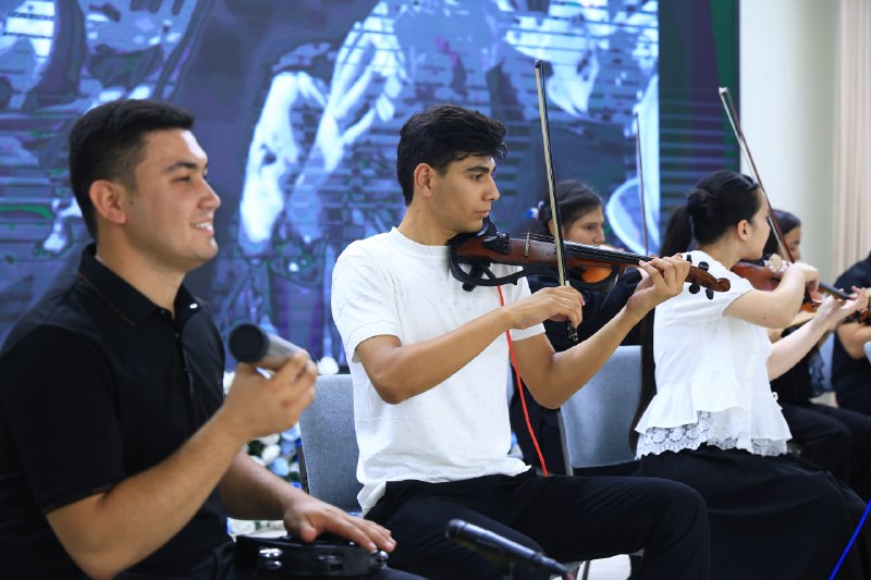 The reporting concert of the “Sharq gavhari” ensemble was organized at a high level