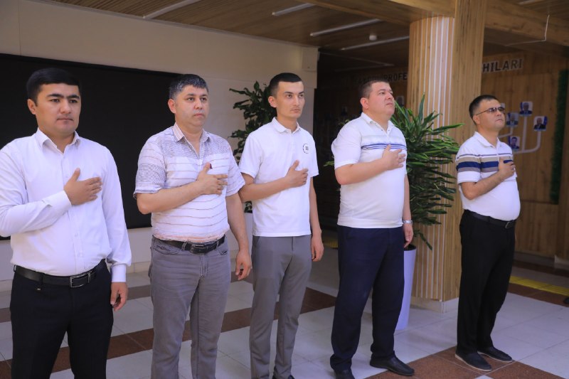 👍 В Бухарском государственном педагогическом институте день начался с Государственного гимна