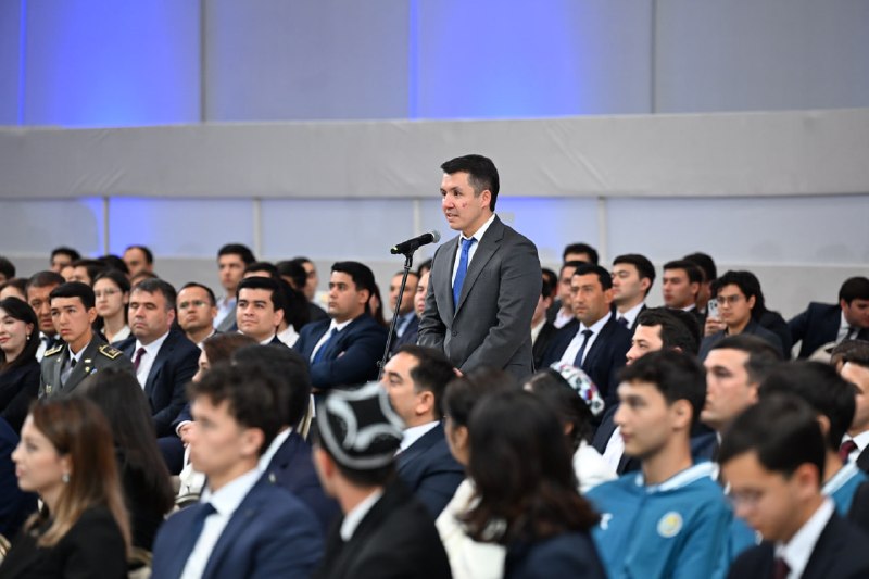 Prezident Shavkat Mirziyoyev 30-iyun – Yoshlar kuni munosabati bilan yoshlar bilan uchrashuv oʻtkazdi.