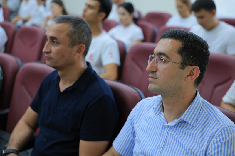 "Yoshlar kuni" doirasida viloyat hokimi sportchi yoshlar bilan uchrashdi