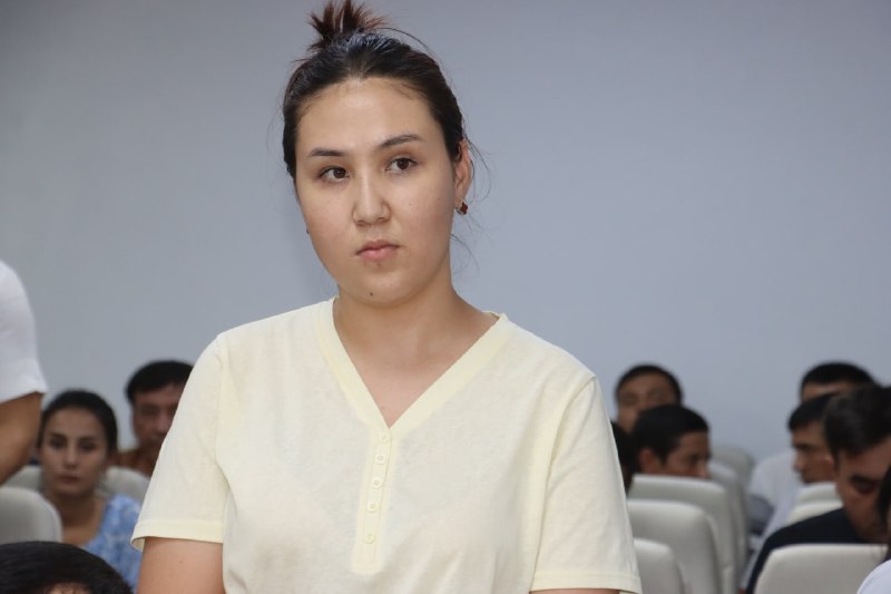 "Rahbar va yoshlar" loyihasi doirasida bitiruvchilar bilan ochiq muloqot o'tkazildi